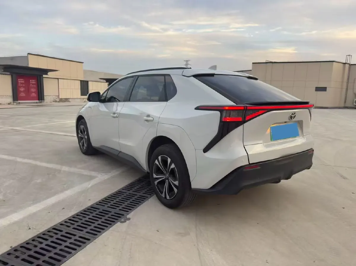 2022 Toyota bZ4X BEV 66.7KWH,autocango,china used car exporter,china ev exporter,chinese used car exporter,chinese used ev exporter