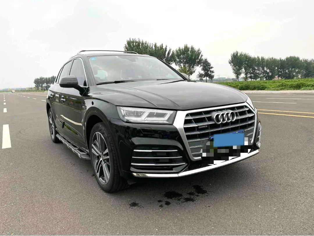 2020 Audi Q5L 2.0T 190HP L4 7DCT,autocango,china used car exporter,china ev exporter,chinese used car exporter,chinese used ev exporter