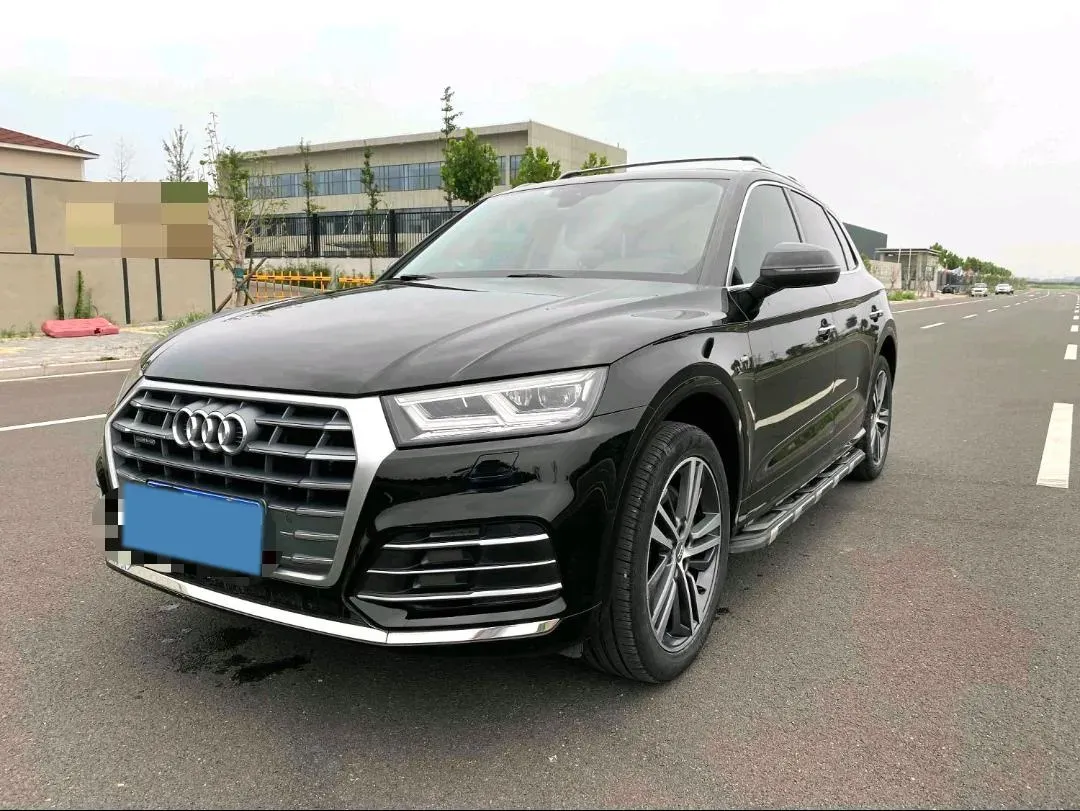 2020 Audi Q5L 2.0T 190HP L4 7DCT,autocango,china used car exporter,china ev exporter,chinese used car exporter,chinese used ev exporter