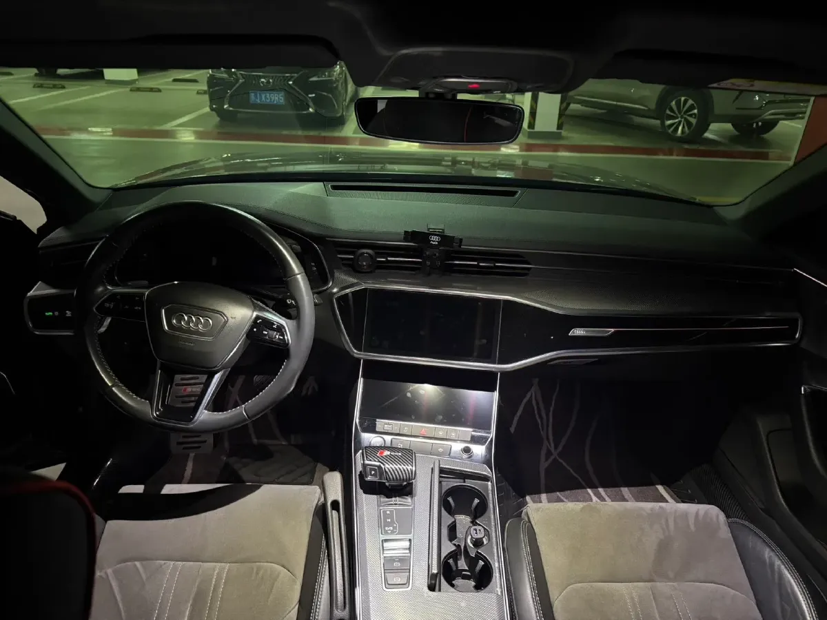 2019 Audi A6L 2.0T 224HP L4 7DCT,autocango,china used car exporter,china ev exporter,chinese used car exporter,chinese used ev exporter