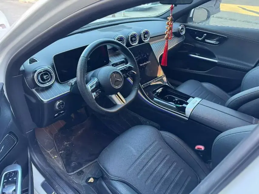 2025 MERCEDES-BENZ C thumbnail 4