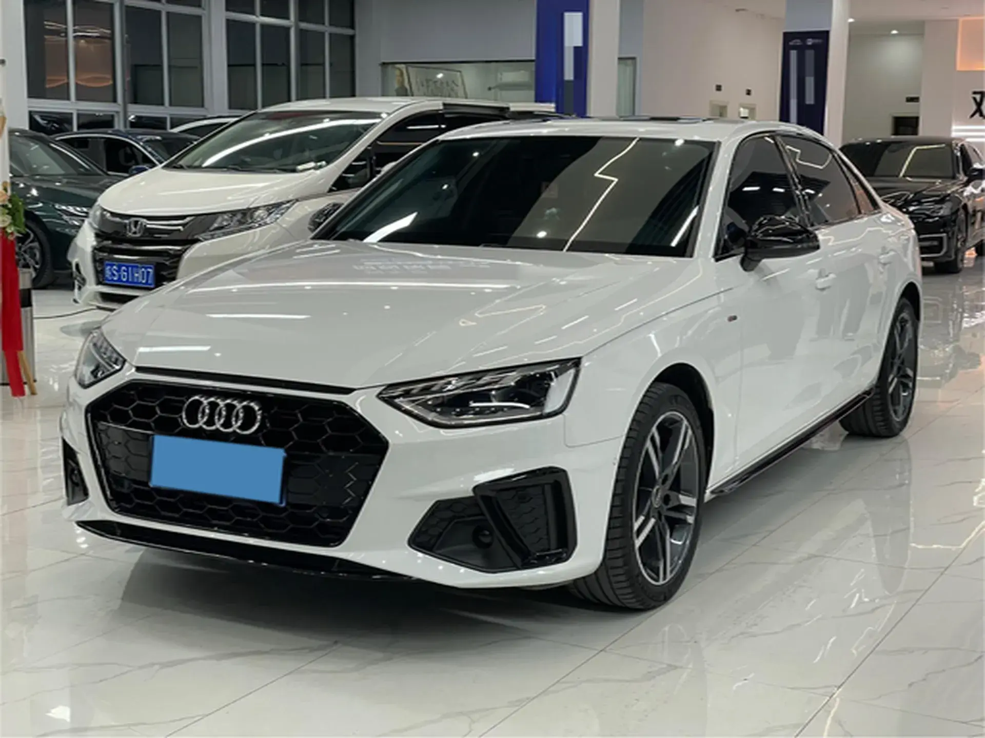 2022 AUDI A4L view 1