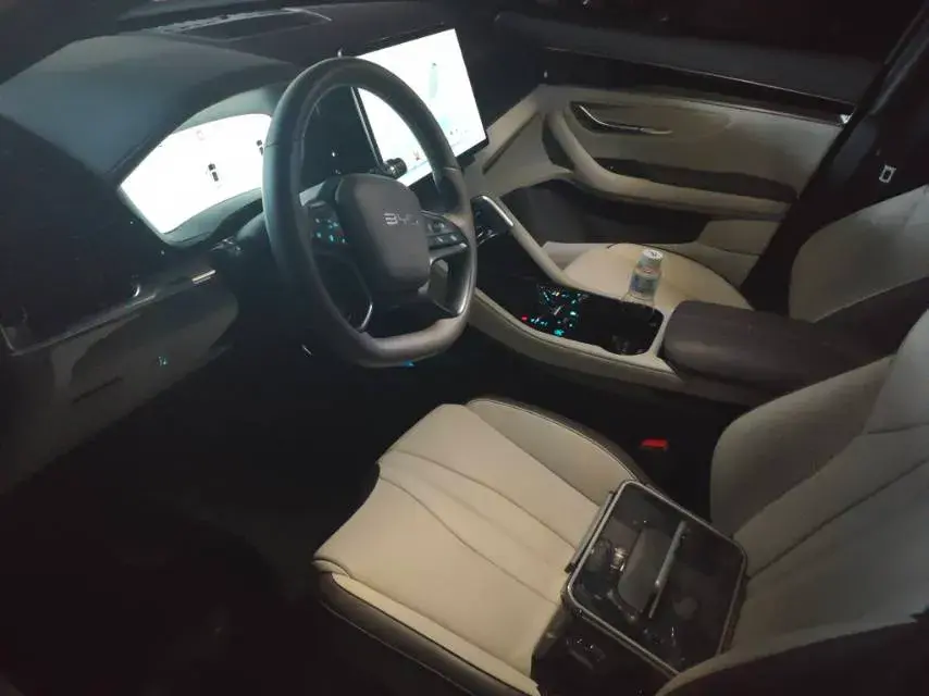 2025 BYD SONG thumbnail 4