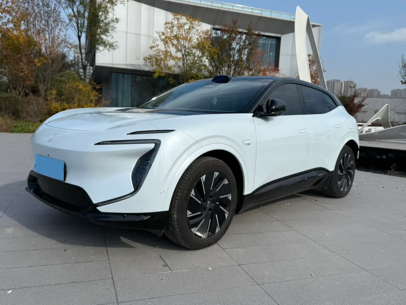 2024 AVATR 07 view 1