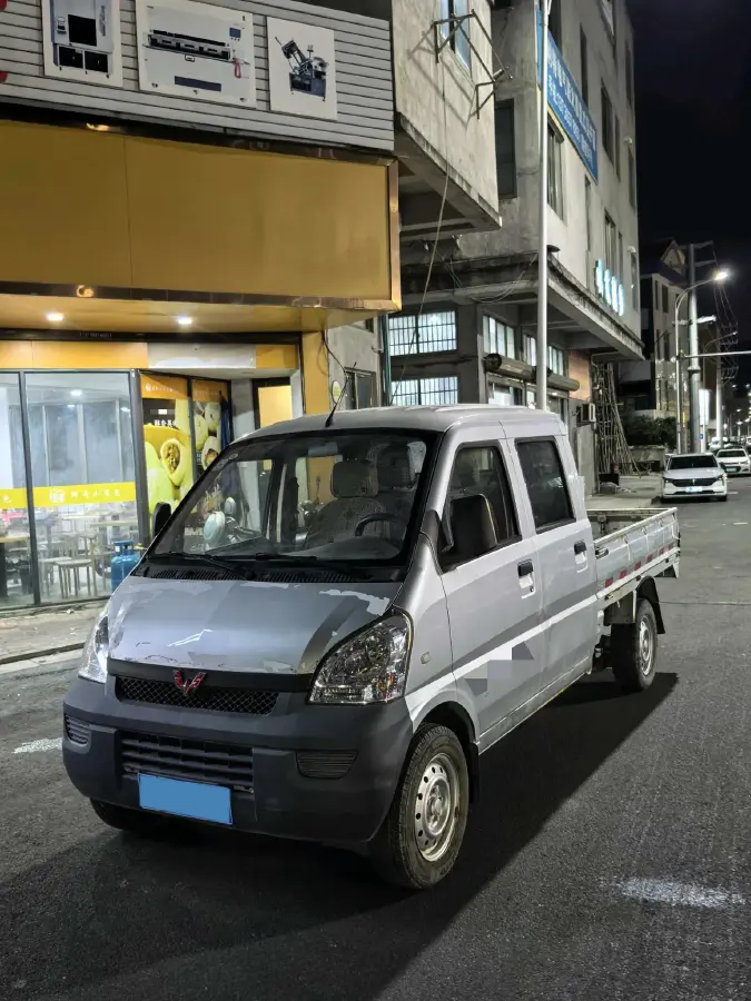 2020 WuLing RongGuang Mini Truck 1.5L 99HP L4 5MT