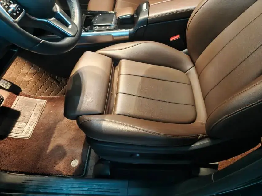 2021 MERCEDES-BENZ GLB thumbnail 4