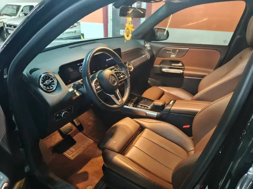 2021 MERCEDES-BENZ GLB thumbnail 3