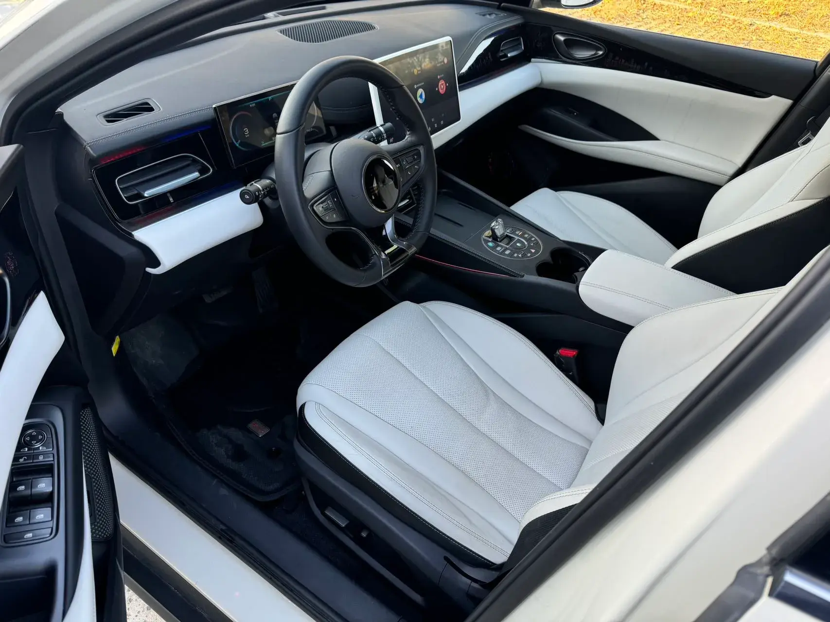 2024 BYD SEAL thumbnail 3