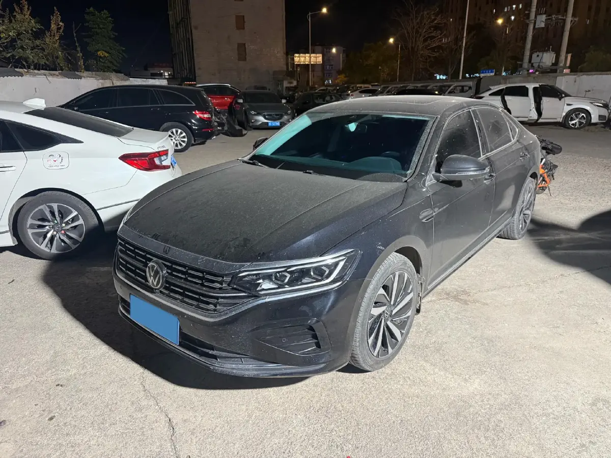2022 Volkswagen Passat 2.0T 186HP L4 7DCT