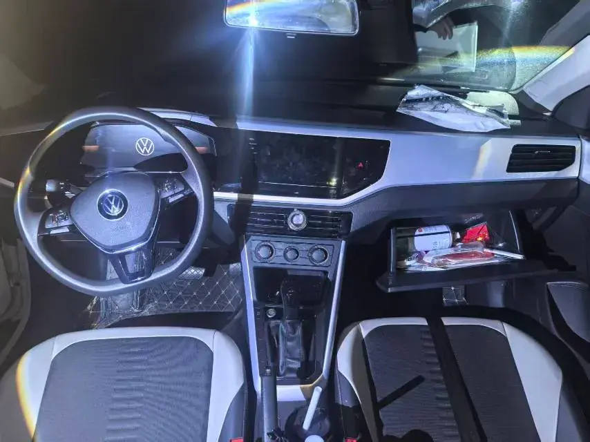 2023 VOLKSWAGEN POLO thumbnail 4