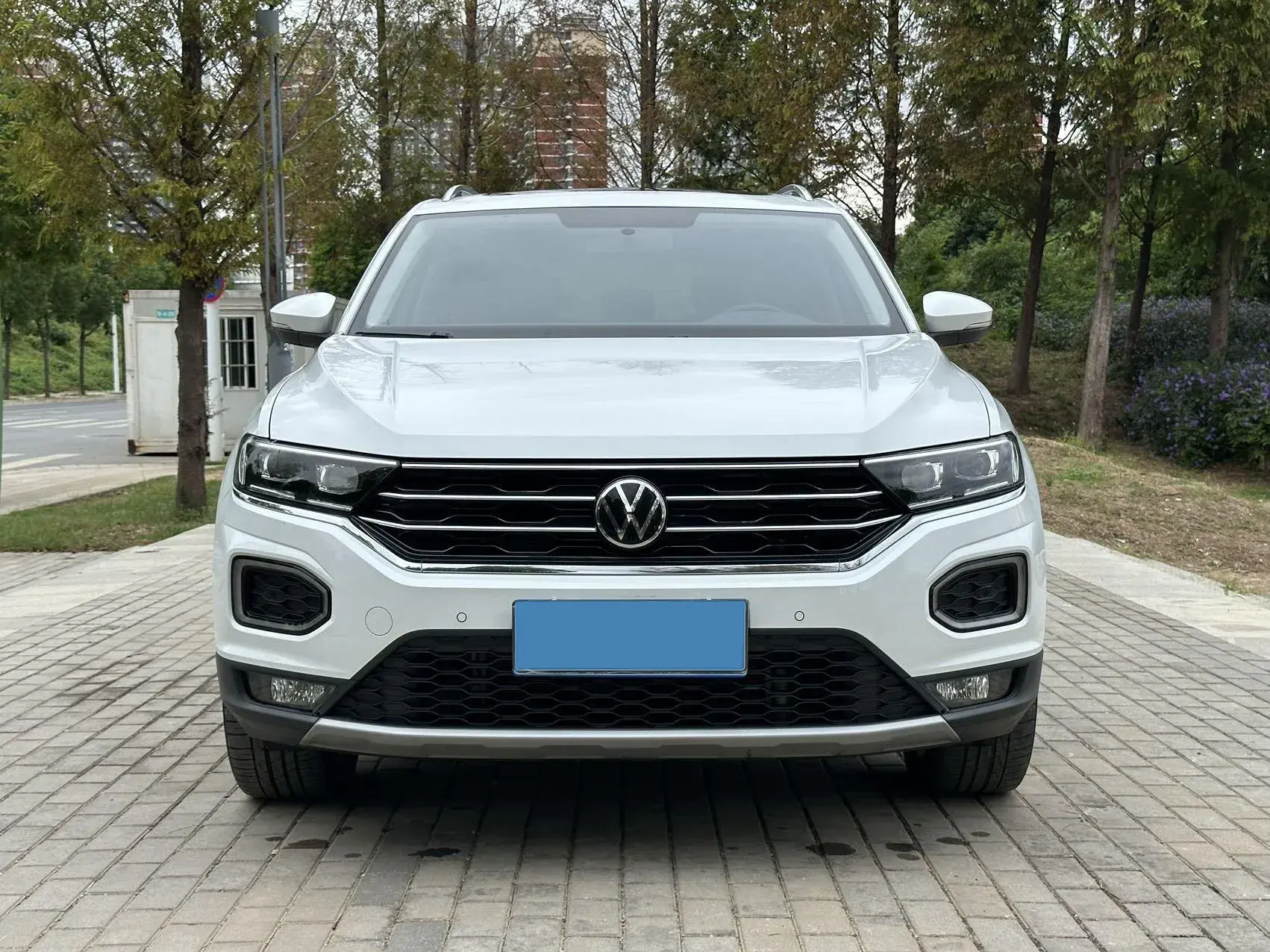 2022 VOLKSWAGEN T-ROC thumbnail 2