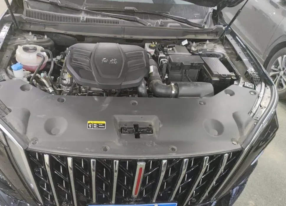 2025 HongQi HS5 2.0T 252HP L4 8AT,autocango,china used car exporter,china ev exporter,chinese used car exporter,chinese used ev exporter