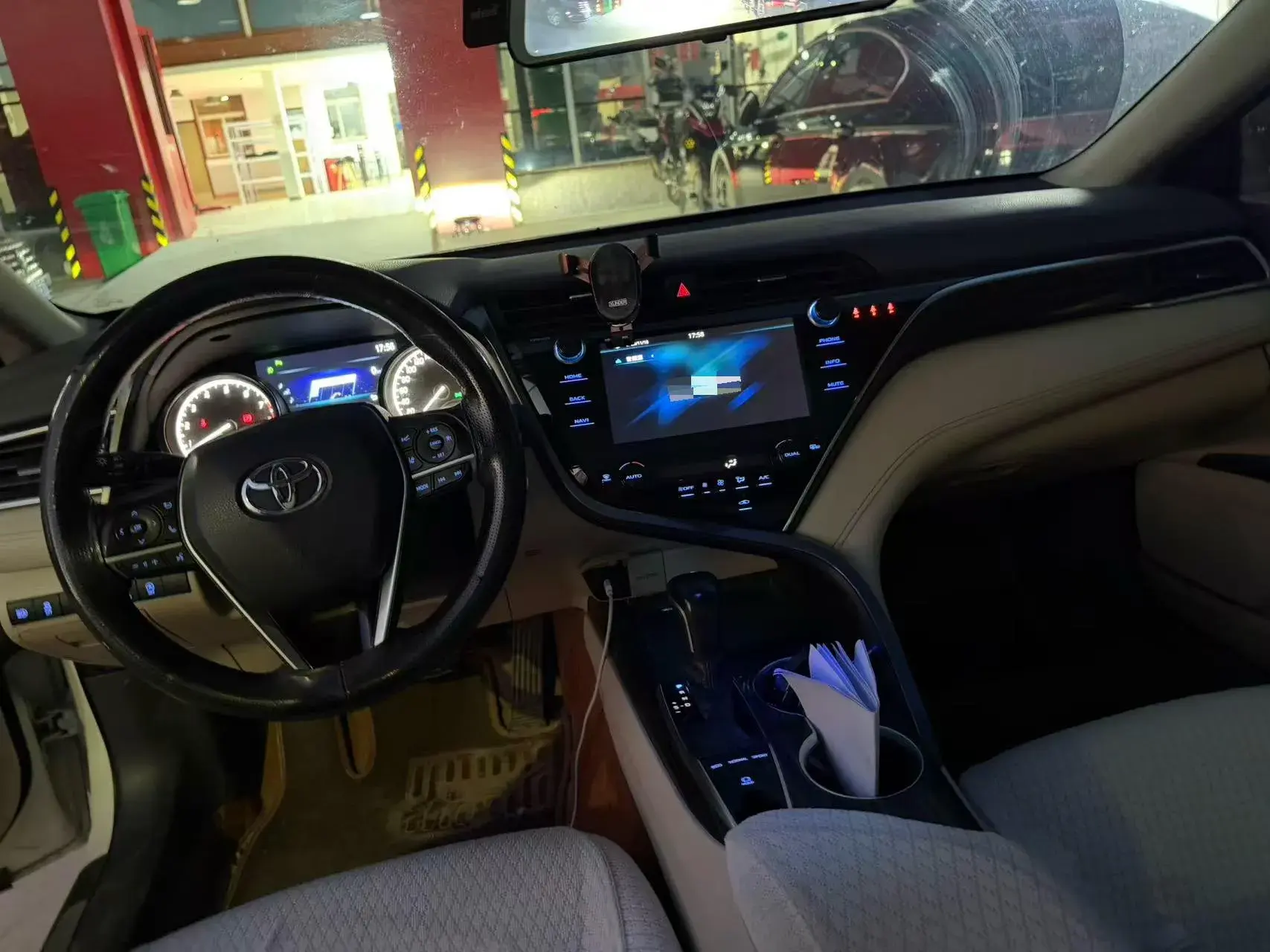 2019 TOYOTA CAMRY thumbnail 4