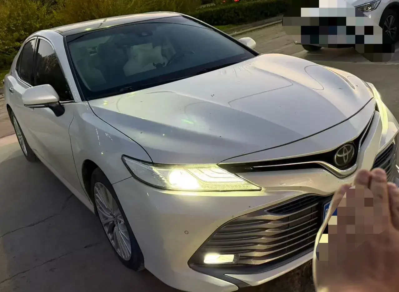 2019 TOYOTA CAMRY thumbnail 2