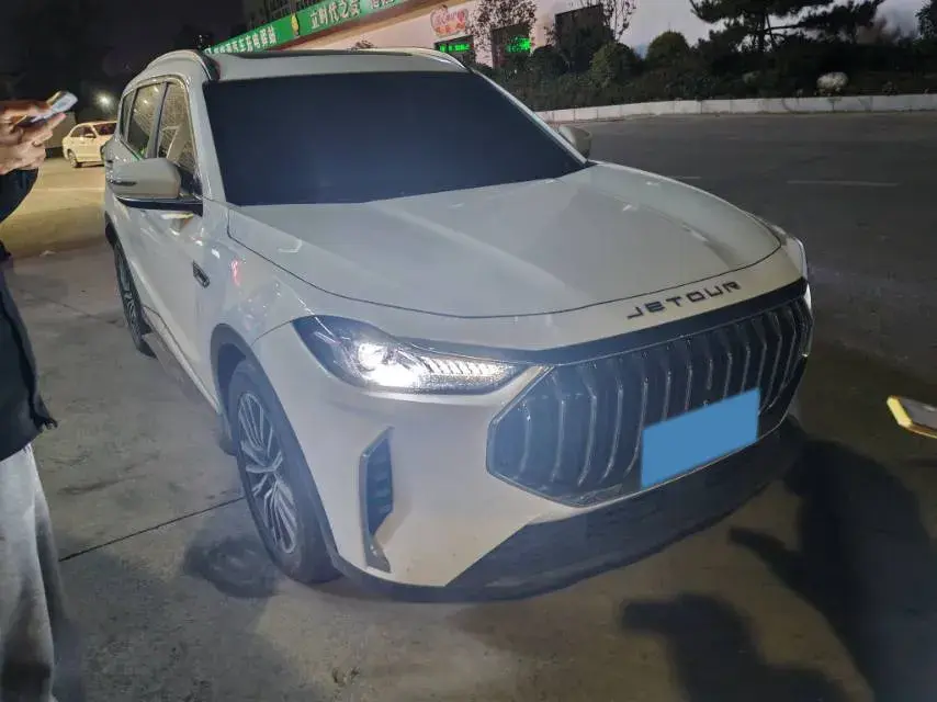 2023 JETOUR X70 thumbnail 2