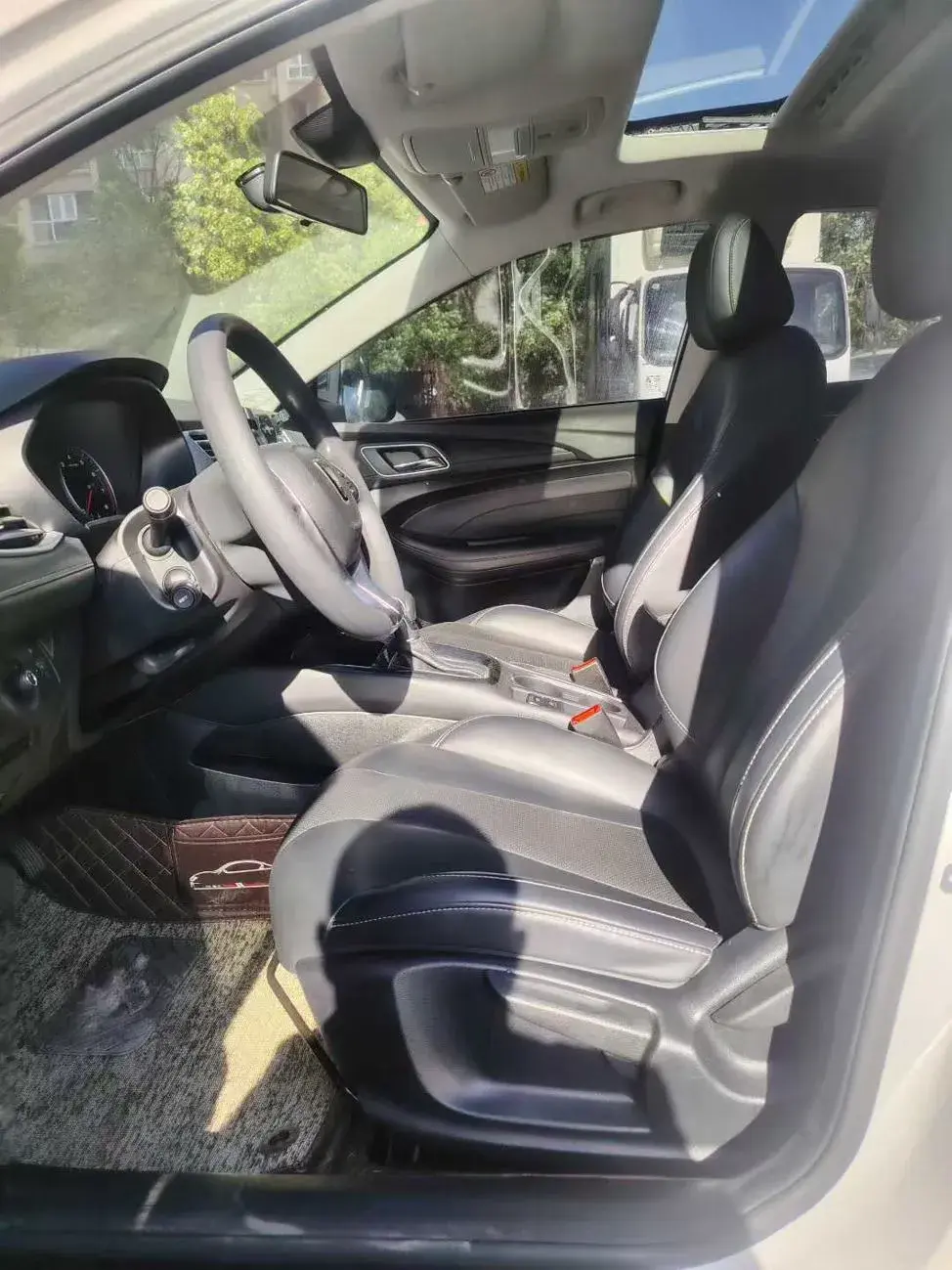 2019 ROEWE I5 thumbnail 4