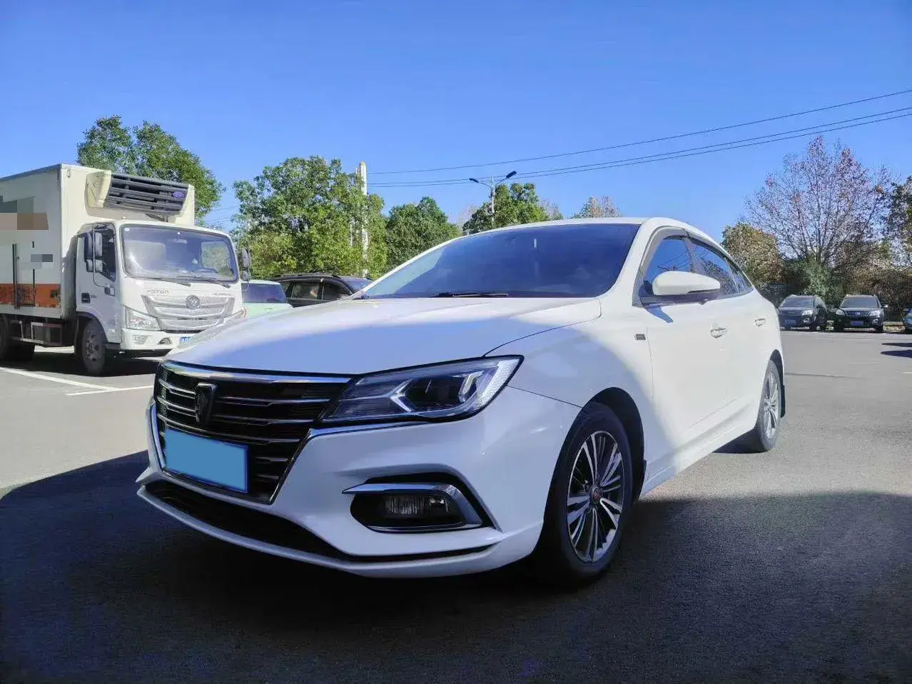 2019 ROEWE I5 view 1