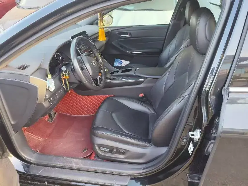 2019 TOYOTA AVALON thumbnail 3