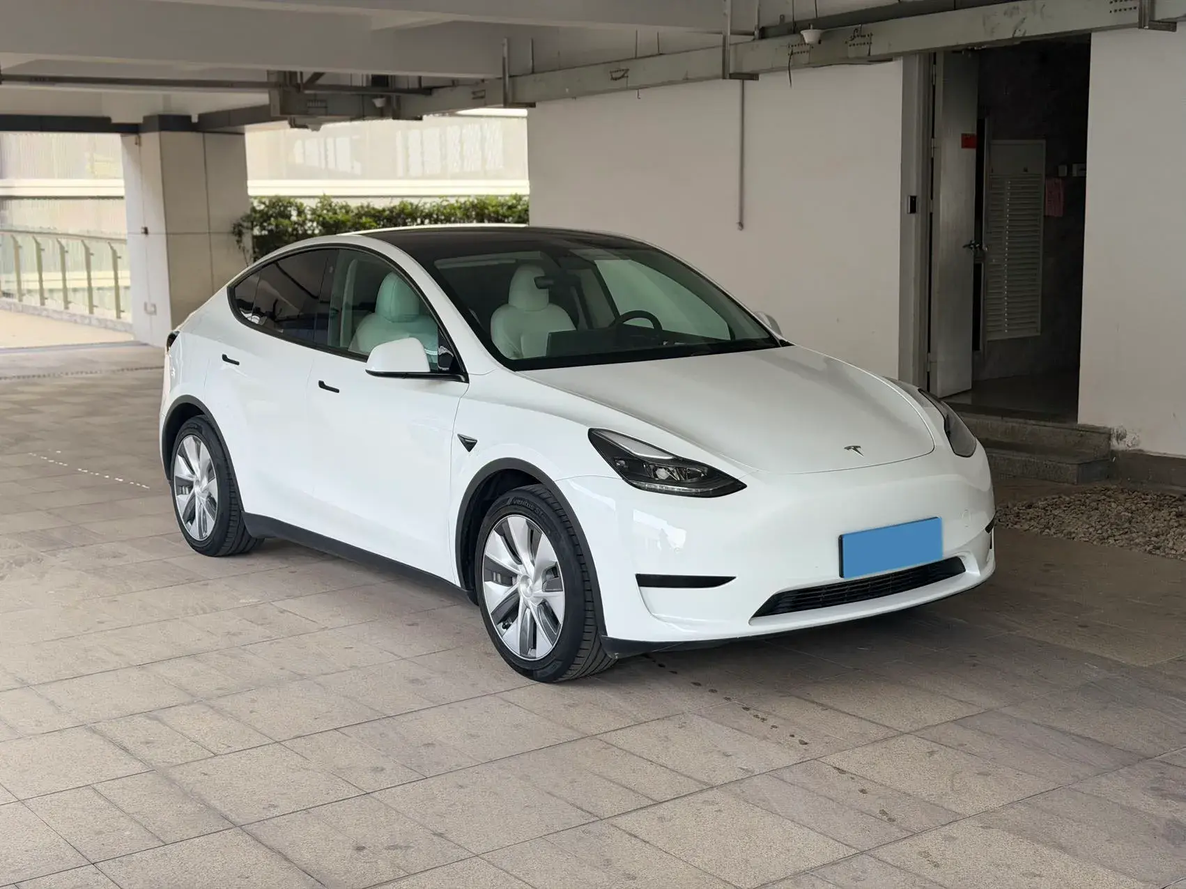 2022 TESLA MODEL thumbnail 3