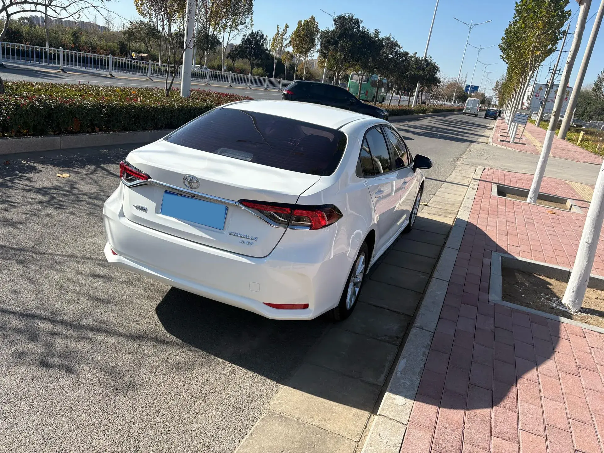 2021 TOYOTA COROLLA thumbnail 4