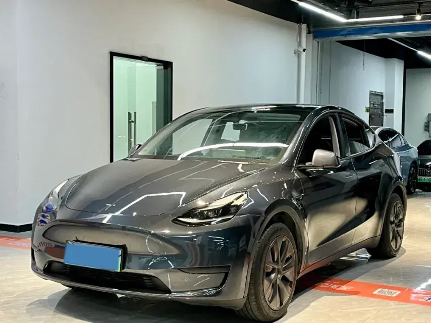 2023 Tesla Model Y BEV 60KWH