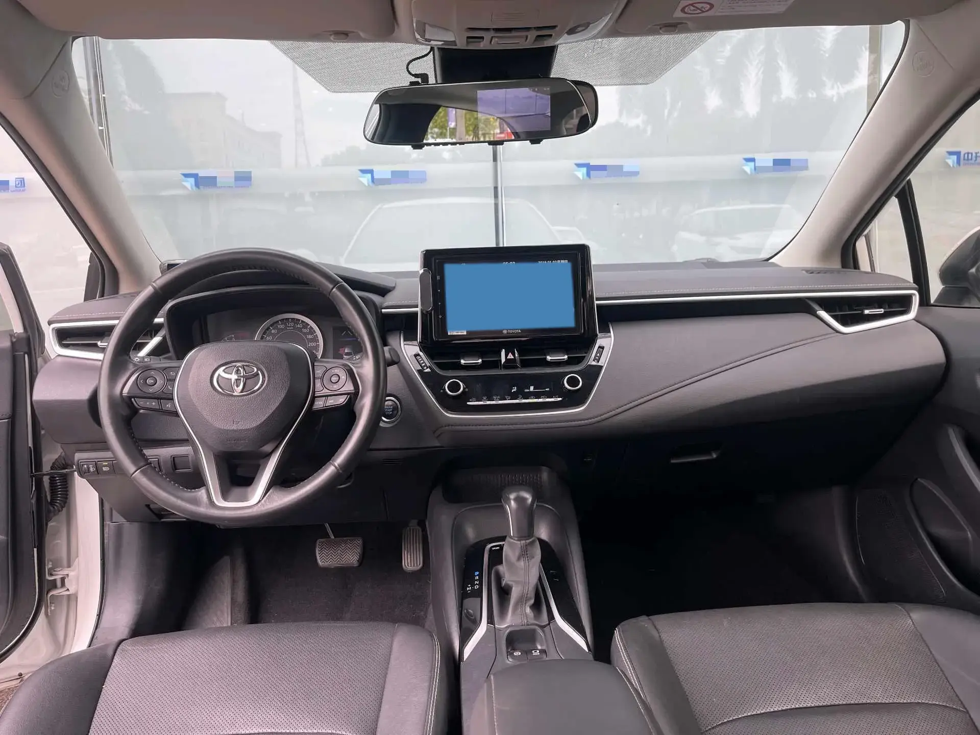 2019 TOYOTA COROLLA thumbnail 3