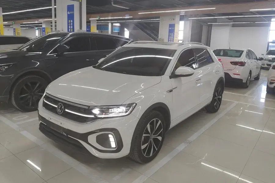 2023 VOLKSWAGEN T-ROC view 1