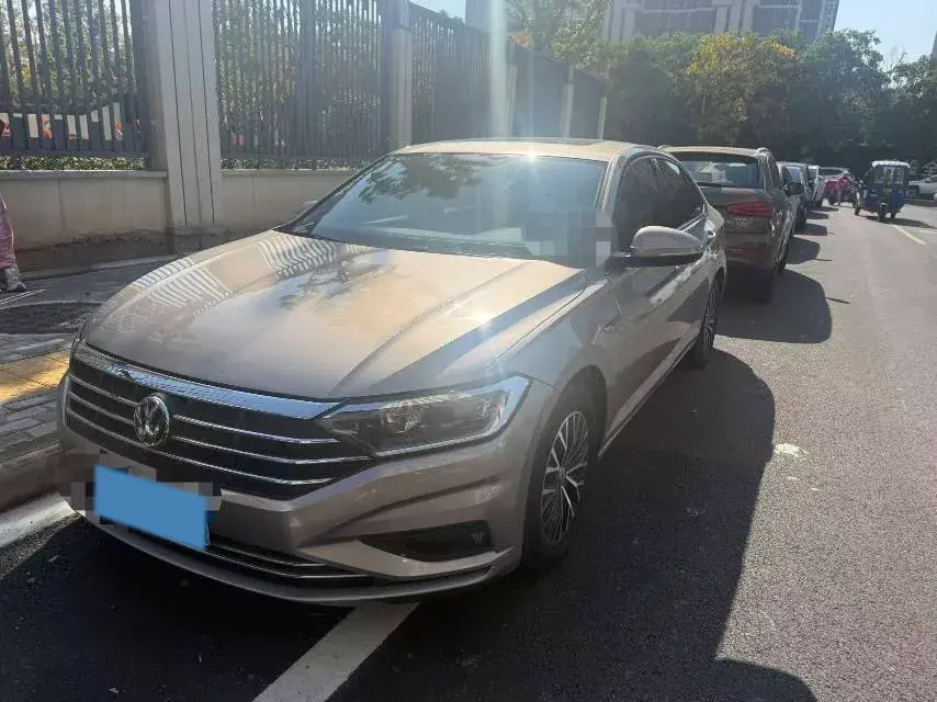 2020 VOLKSWAGEN SAGITAR view 1