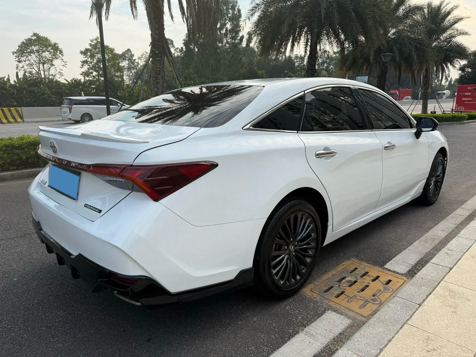 2022 TOYOTA AVALON thumbnail 4
