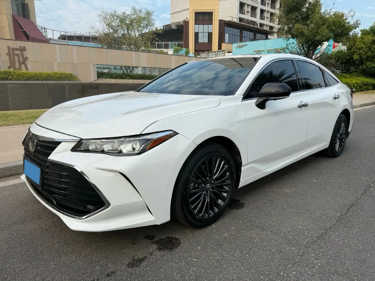 2022 Toyota Avalon 2.5L 209HP L4 8AT