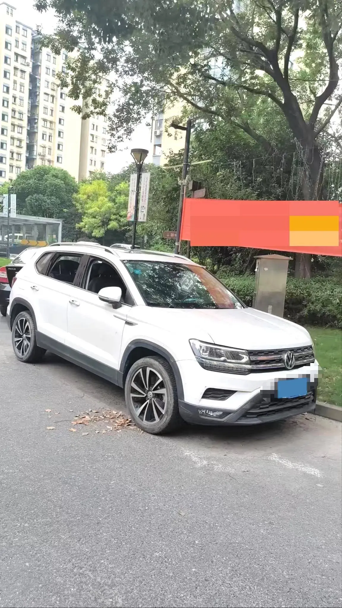 2019 VOLKSWAGEN THARU thumbnail 2