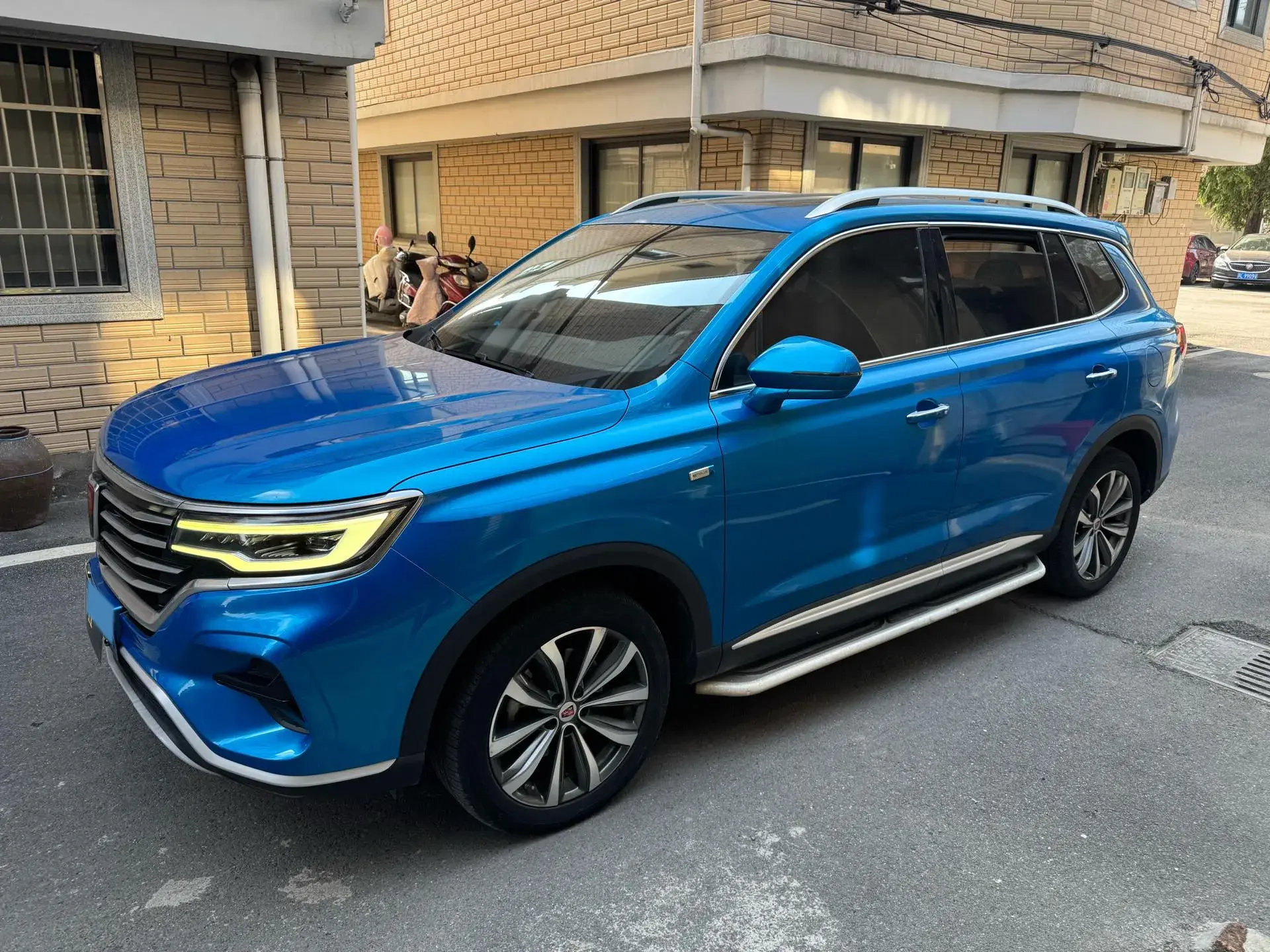 2019 ROEWE RX5 view 1