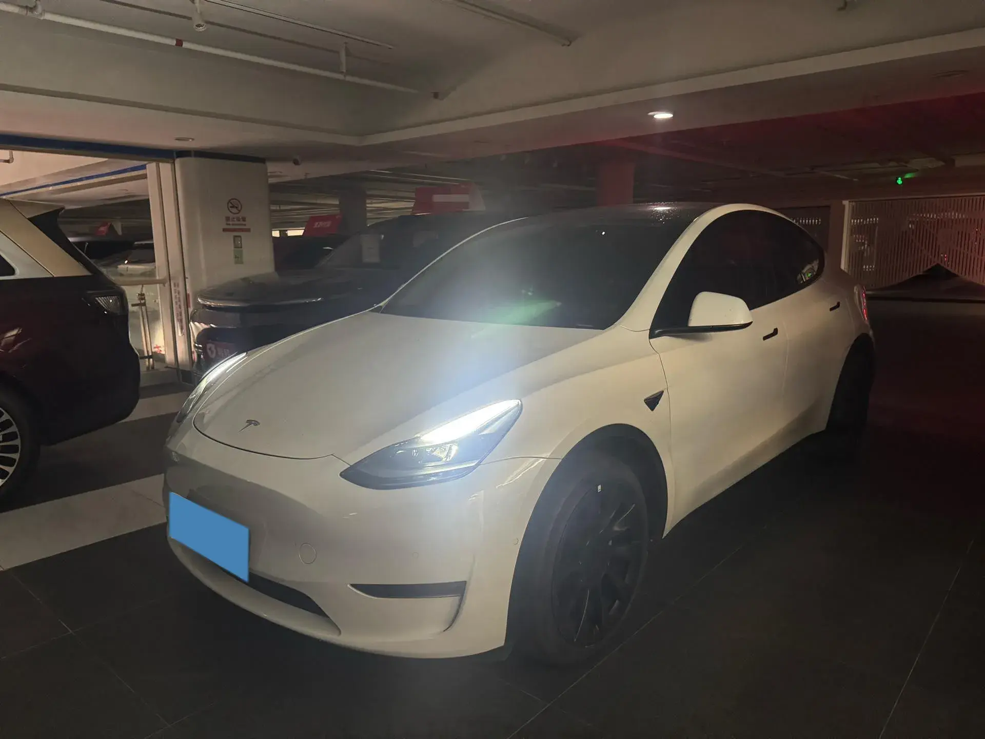 2022 TESLA MODEL view 1