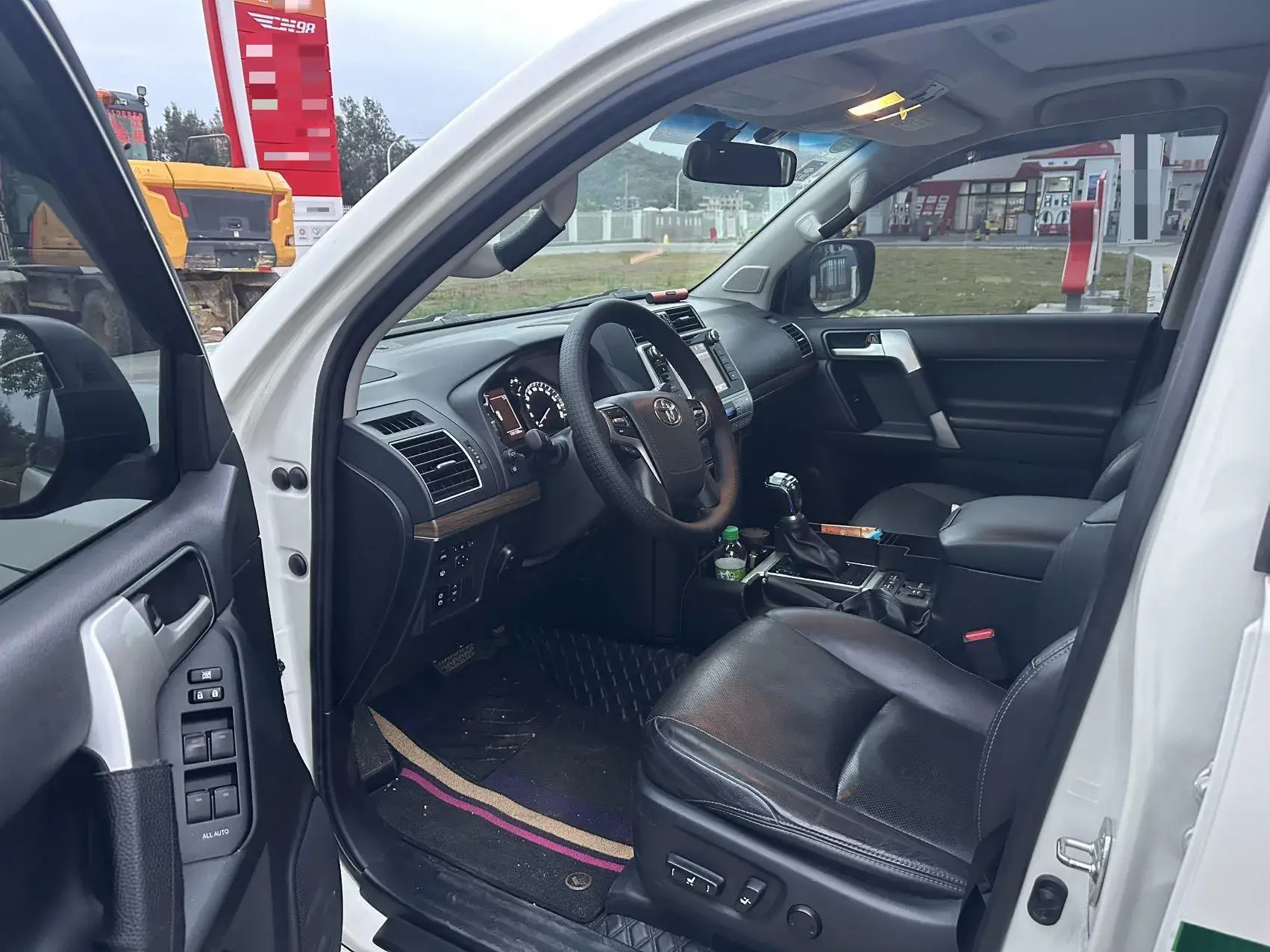 2019 TOYOTA LAND thumbnail 3