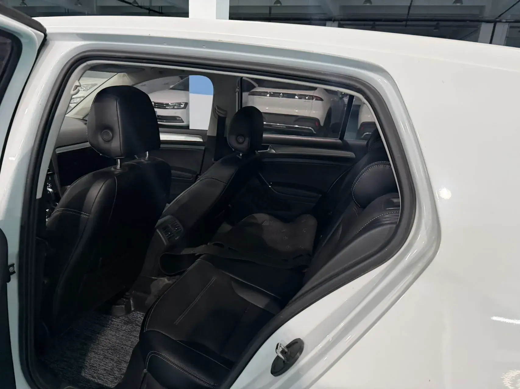 2018 VOLKSWAGEN GOLF thumbnail 4