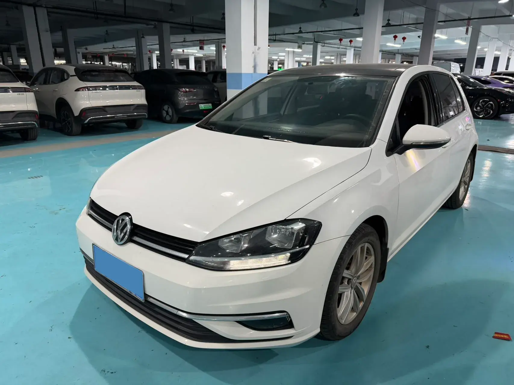 2018 VOLKSWAGEN GOLF view 1