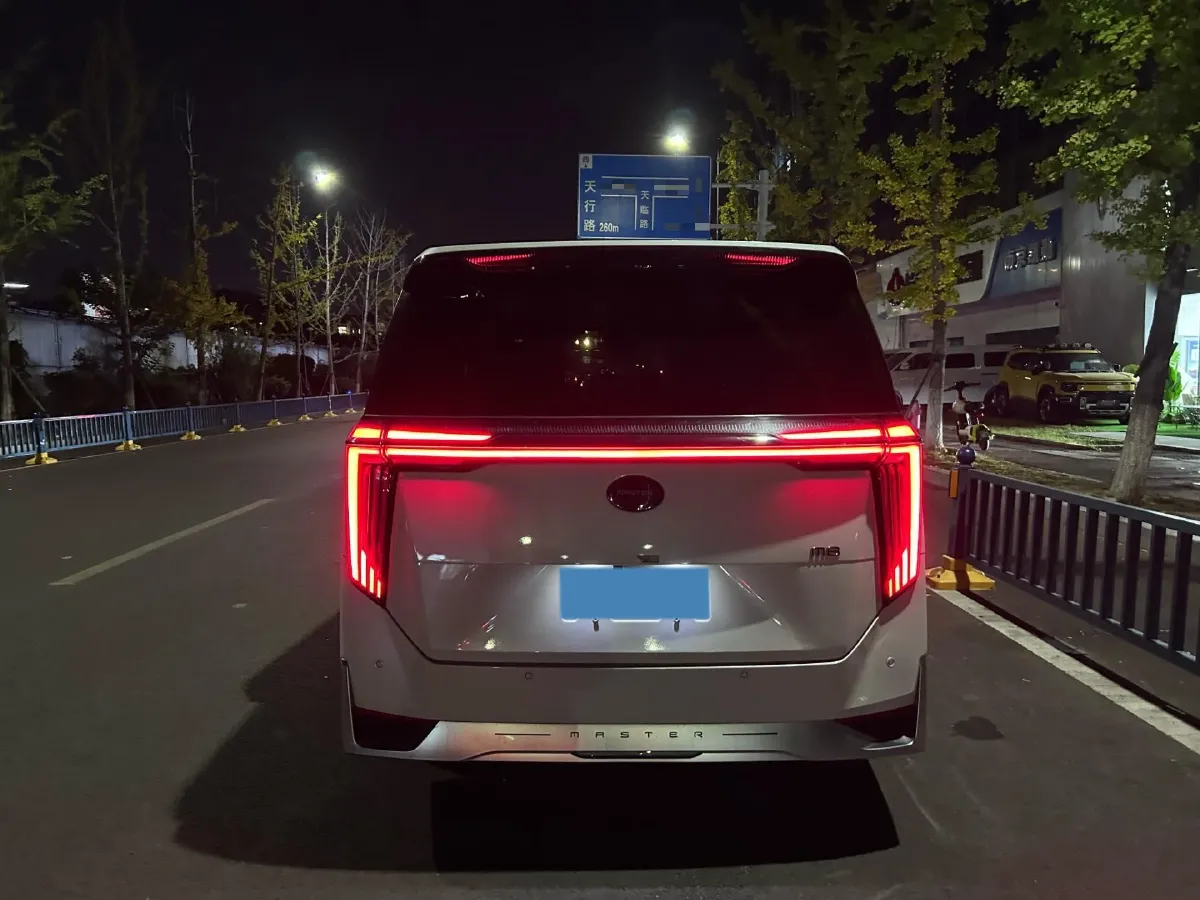 2023 GAC Trumpchi M8 2.0T 252HP L4 8AT,autocango,china used car exporter,china ev exporter,chinese used car exporter,chinese used ev exporter