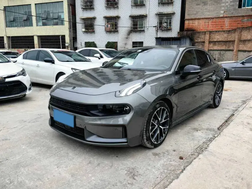 2022 LYNK&CO 03 view 1