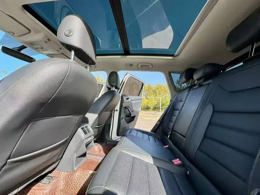 2019 VOLKSWAGEN THARU thumbnail 2