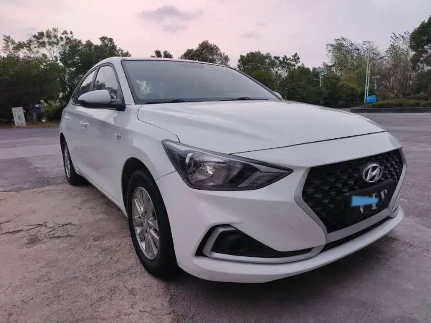 2017 HYUNDAI CELESTA thumbnail 2