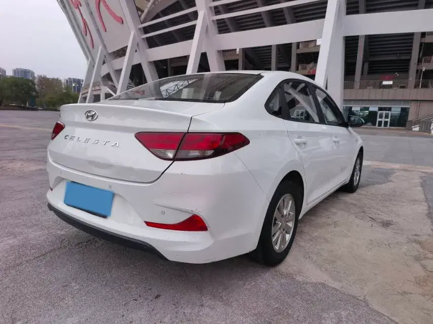 2017 HYUNDAI CELESTA thumbnail 3