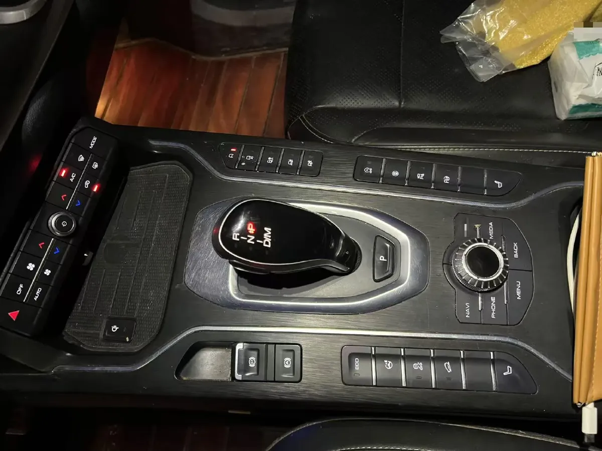 2018 WEY VV6 2.0T 197HP L4 7DCT,autocango,china used car exporter,china ev exporter,chinese used car exporter,chinese used ev exporter