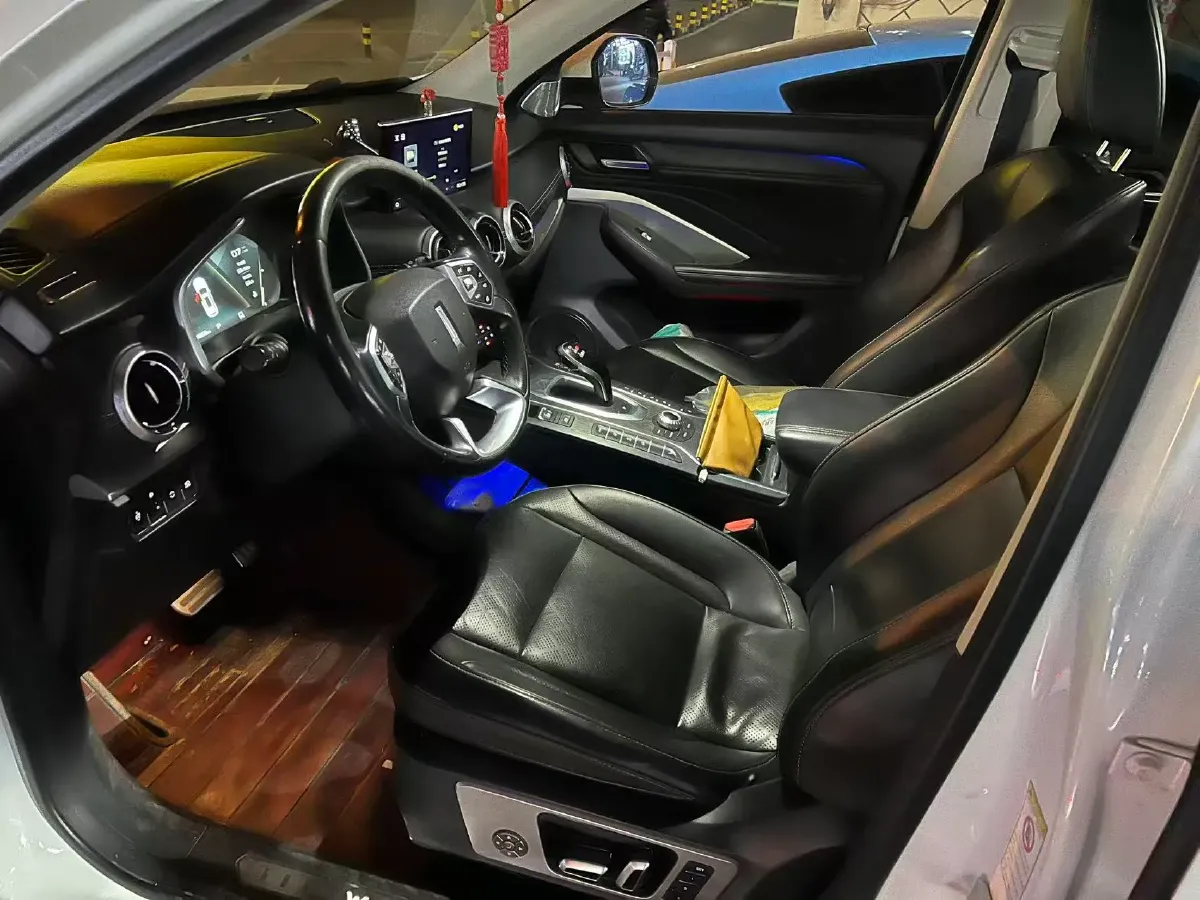 2018 WEY VV6 2.0T 197HP L4 7DCT,autocango,china used car exporter,china ev exporter,chinese used car exporter,chinese used ev exporter