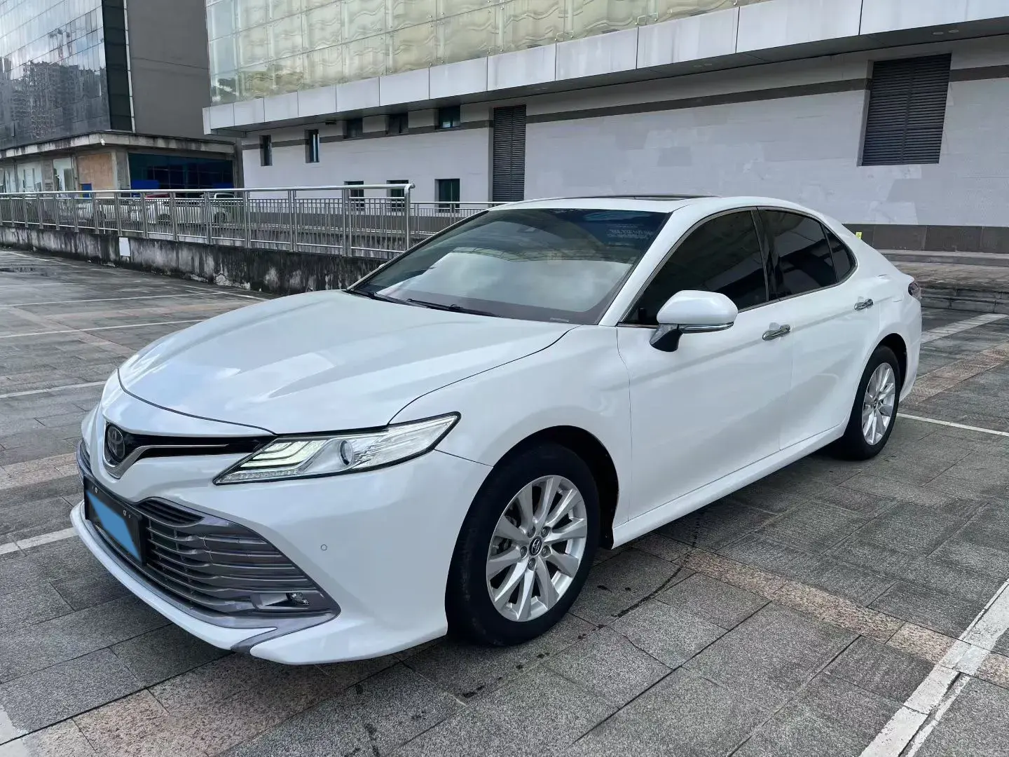 2019 TOYOTA CAMRY view 1