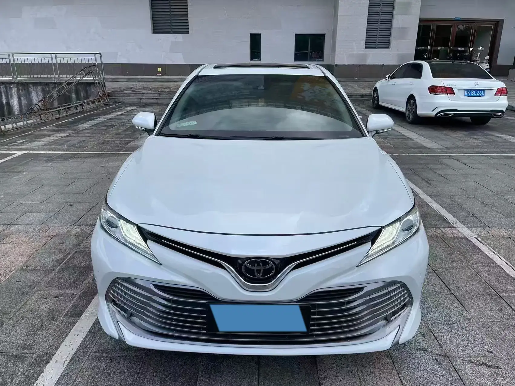 2019 TOYOTA CAMRY thumbnail 2