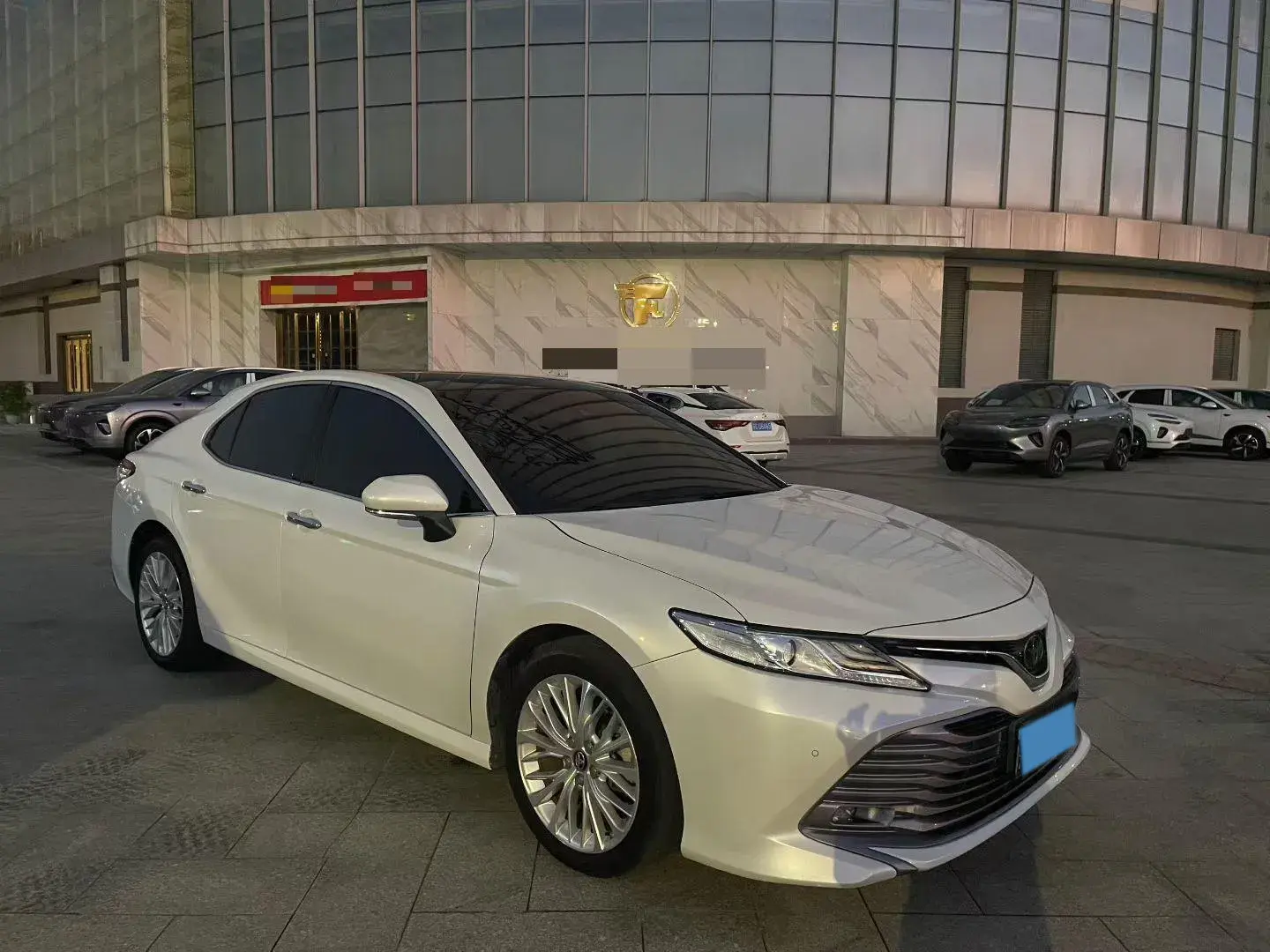 2019 TOYOTA CAMRY thumbnail 3