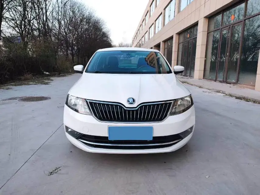 2019 SKODA RAPID thumbnail 2
