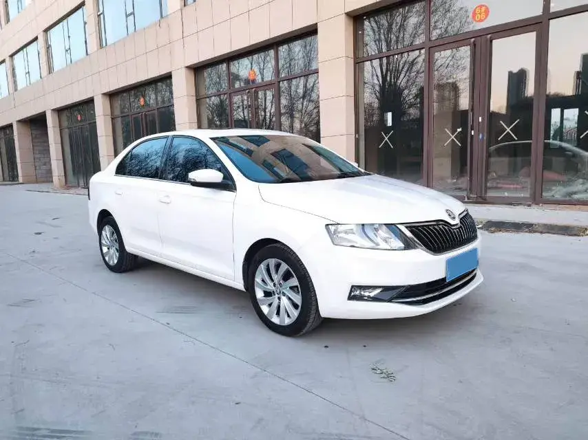 2019 SKODA RAPID thumbnail 3