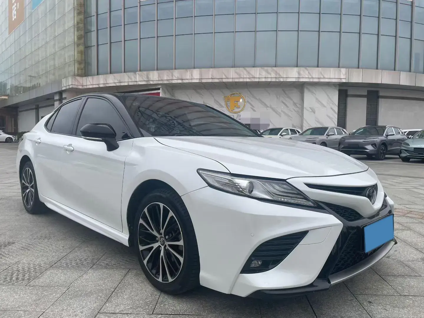 2019 TOYOTA CAMRY thumbnail 3