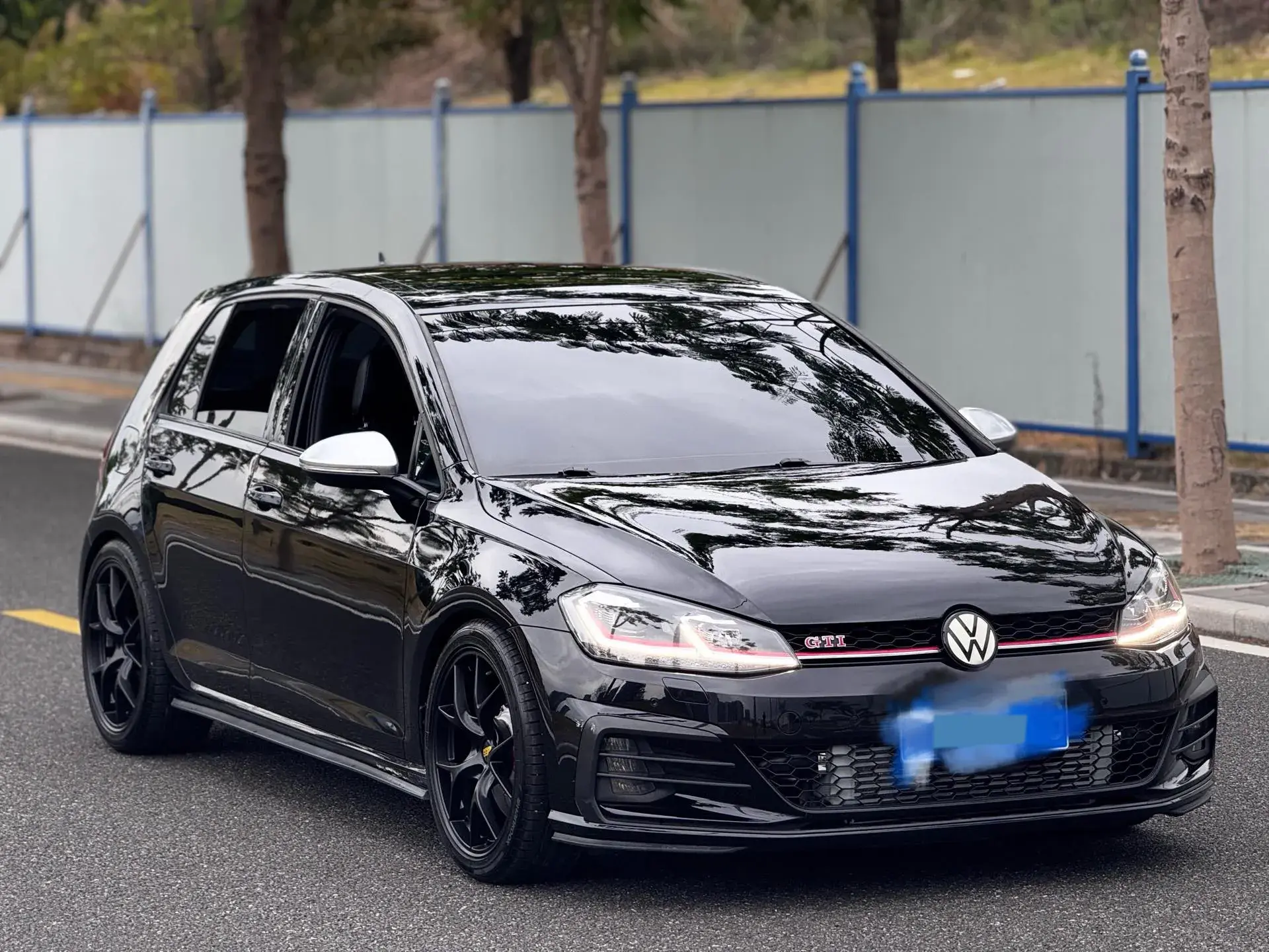 2018 VOLKSWAGEN GOLFGTI thumbnail 3